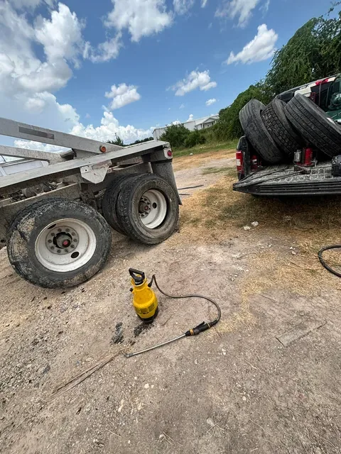 Trailer service on site &mdash; Sam&rsquo;s Tire Service